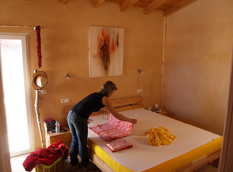 Schlafzimmer 1 mit Bett 180 x 200 mit bester Eve-Matratze | Bedroom 1 with bed 180 x 200 with best Eve mattress
